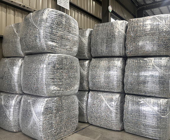 Giải pháp nén hiệu suất cao cho doanh nghiệp tái chế PET Nhật Bản